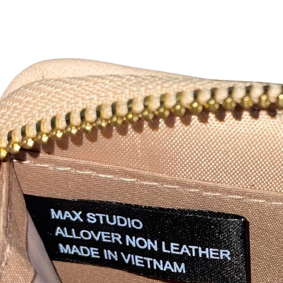Max Studio Wristlet Wallet Full Zip Clutch Vegan leather 90s Y2K - Picture 6 of 6